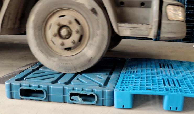 去哪找江蘇吹塑塑料托盤廠家?