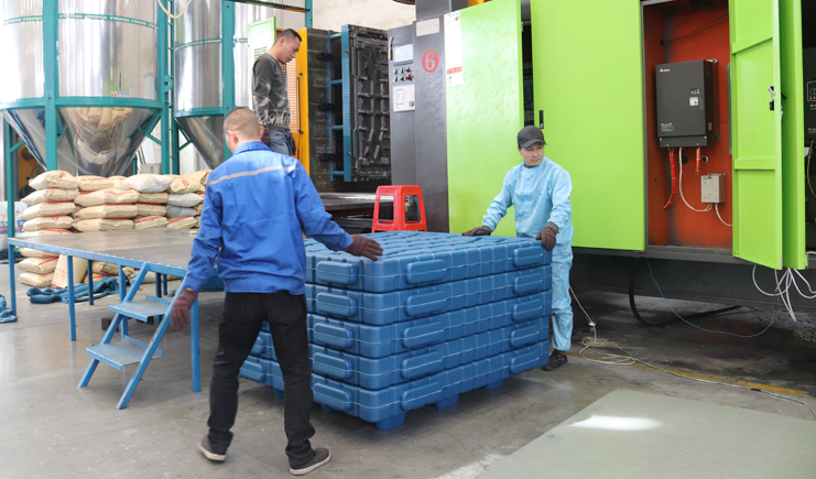 中空吹塑托盤的生產成本是？太便宜小心貓膩哦