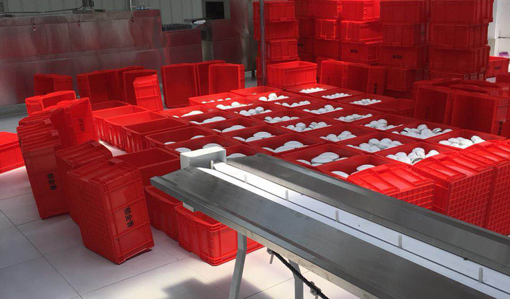 叮咚，這里有你的餐具周轉箱批發價格