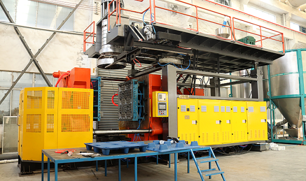 九腳吹塑托盤如何生產(chǎn)?塑料托盤廠家來解惑