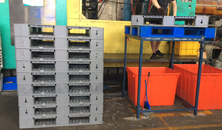 塑料托盤廠家教你，如何把被污染的托盤去味