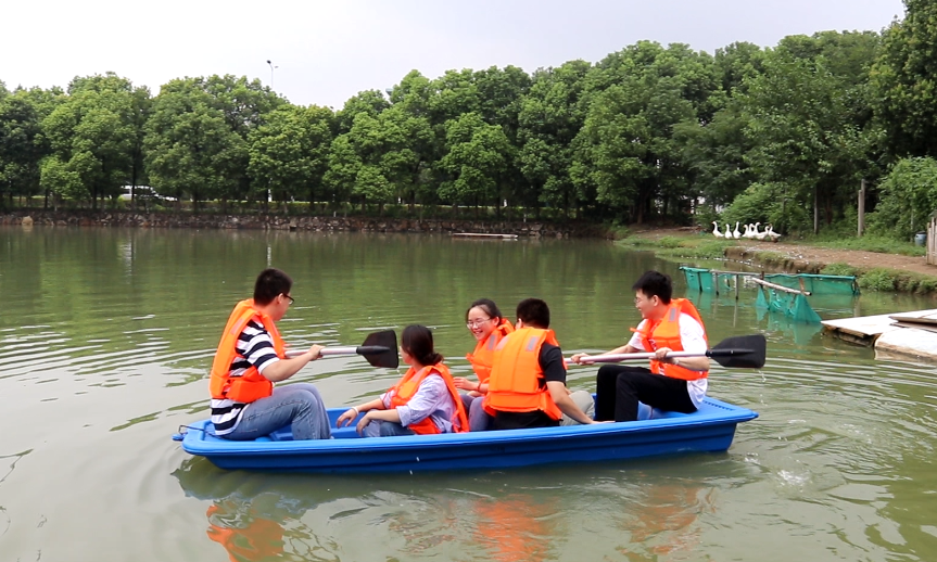吹塑漁船賤賣，不用家里有礦，便宜讓你帶回家！