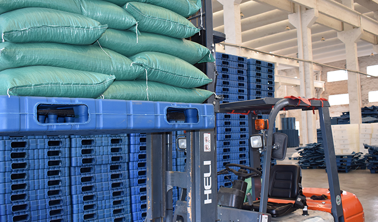 干貨！使用吹塑托盤搬運裝卸貨物的作業標準