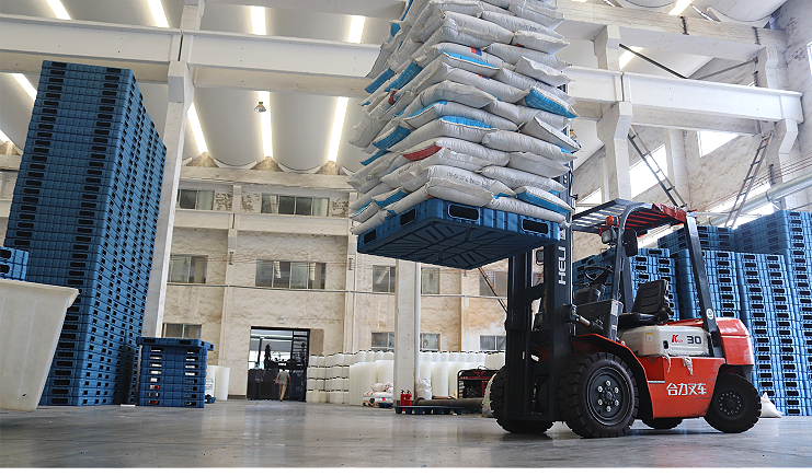 購(gòu)買塑膠卡板的外形分類、結(jié)構(gòu)分類及注意事項(xiàng)