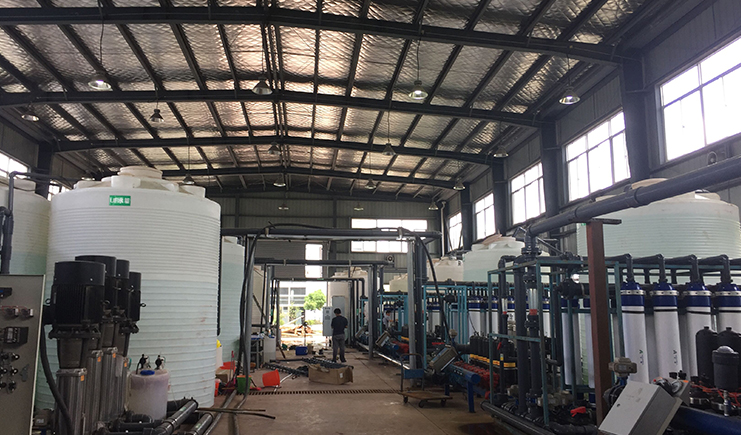 化工廠的耐腐蝕塑料儲罐？酸堿等化學劑放這里沒問題~