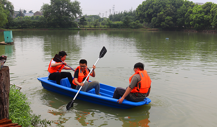 常州長蕩湖大閘蟹增產(chǎn),吹塑塑料船下水捕蟹啦! 常州長蕩湖大閘蟹增產(chǎn),吹塑塑料船下水捕蟹啦!