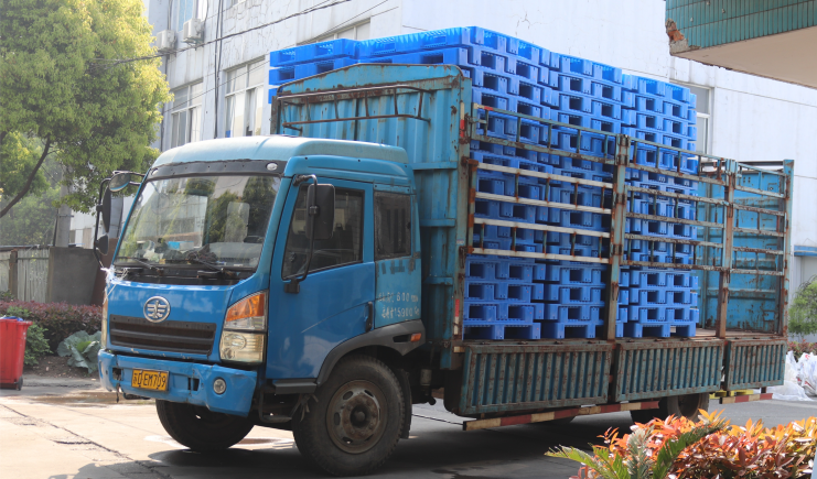 塑料托盤廠家運輸過程中損壞的貨物，如何賠償？