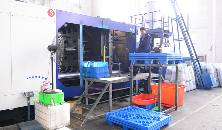 吹塑托盤(pán)廠家車間，如何管理才能高效增產(chǎn)？