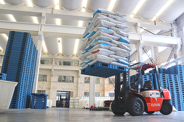 美國半數州復工，塑料托盤生產也步入正軌啦！清潔成型機的方法你知道嗎？