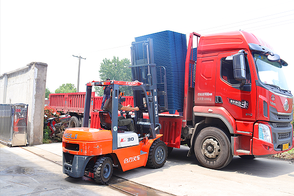 冷庫(kù)電動(dòng)叉車周轉(zhuǎn)塑料托盤，電瓶容量不夠怎么回事？