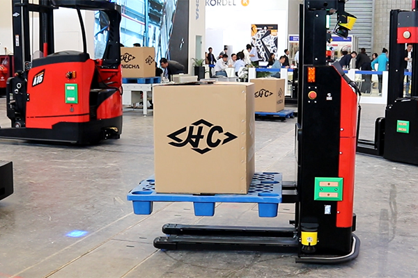 倉儲機器周轉塑料托盤，如何和系統對接