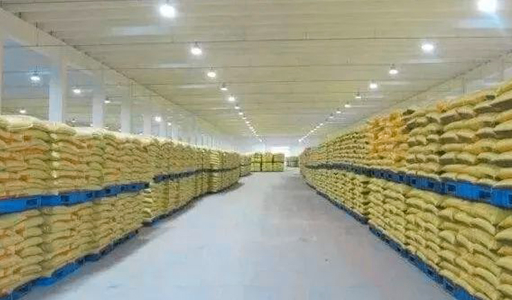 塑料托盤儲存化肥,備戰2021年春耕